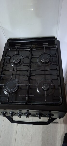 Aragaz cu aprindere electrica