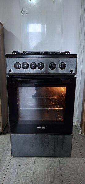 Aragaz cu aprindere electrica